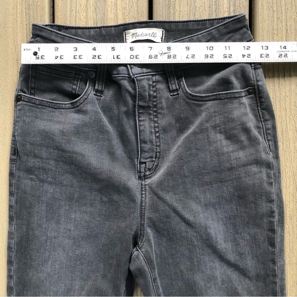 Madewell SUPER STRETCHY Distressed WashedOut Black Curvy High Rise Skinny Sz 26 - Picture 3 of 7